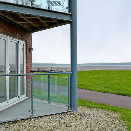Waters Edge Villa Llanelli Exterior photo