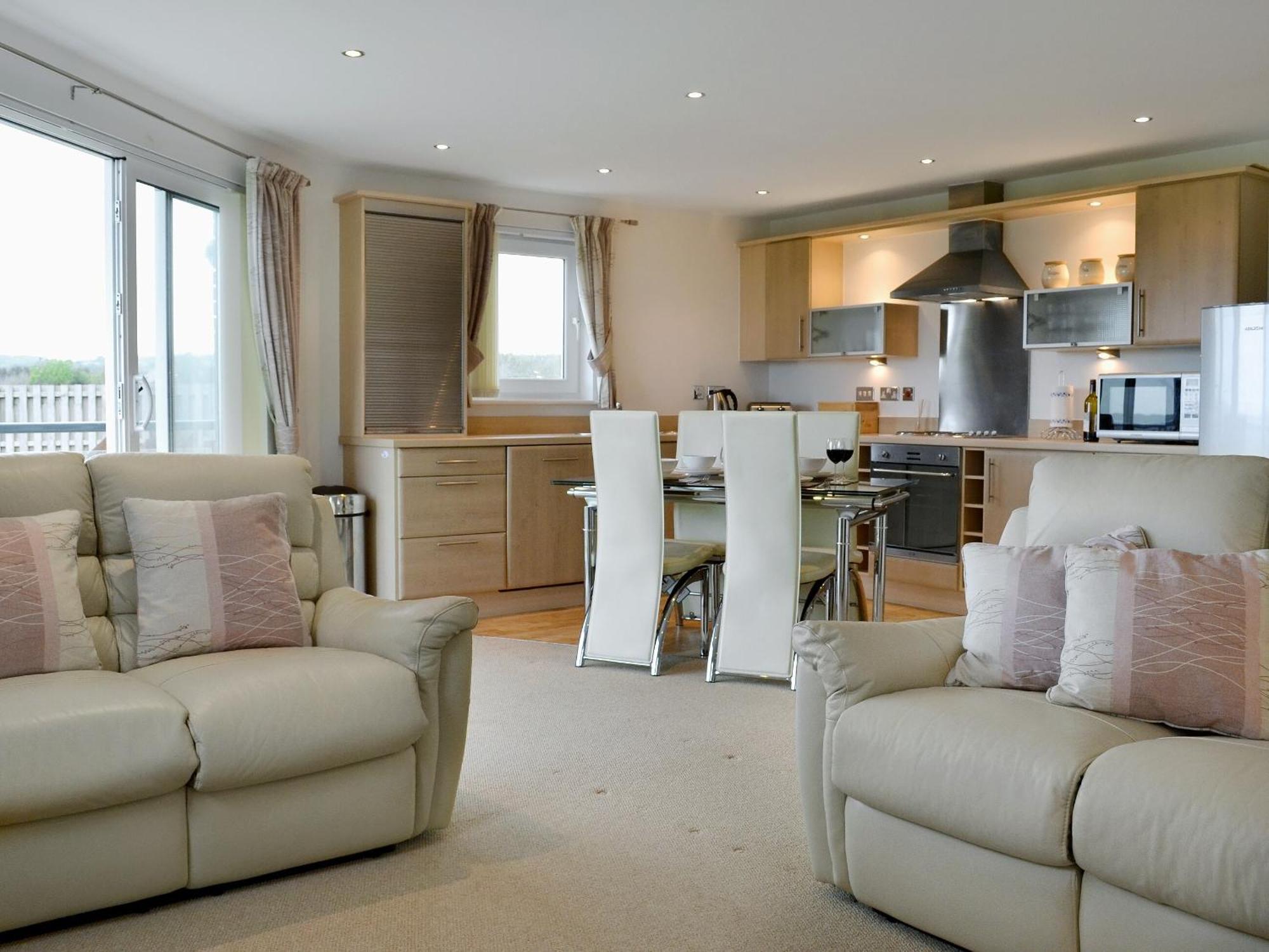 Waters Edge Villa Llanelli Exterior photo
